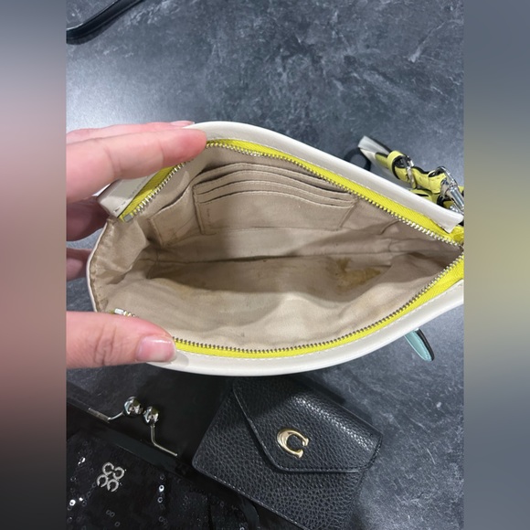 Coach Lot - Picture 3 of 7